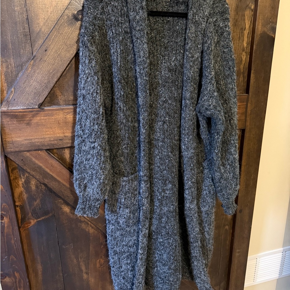 Stylish Gray Knit Cardigan
